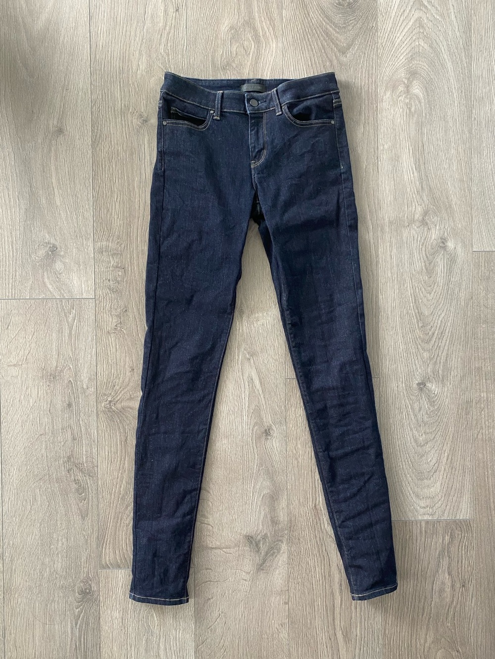 2/25 Uniqlo mid-rise skinny jeans